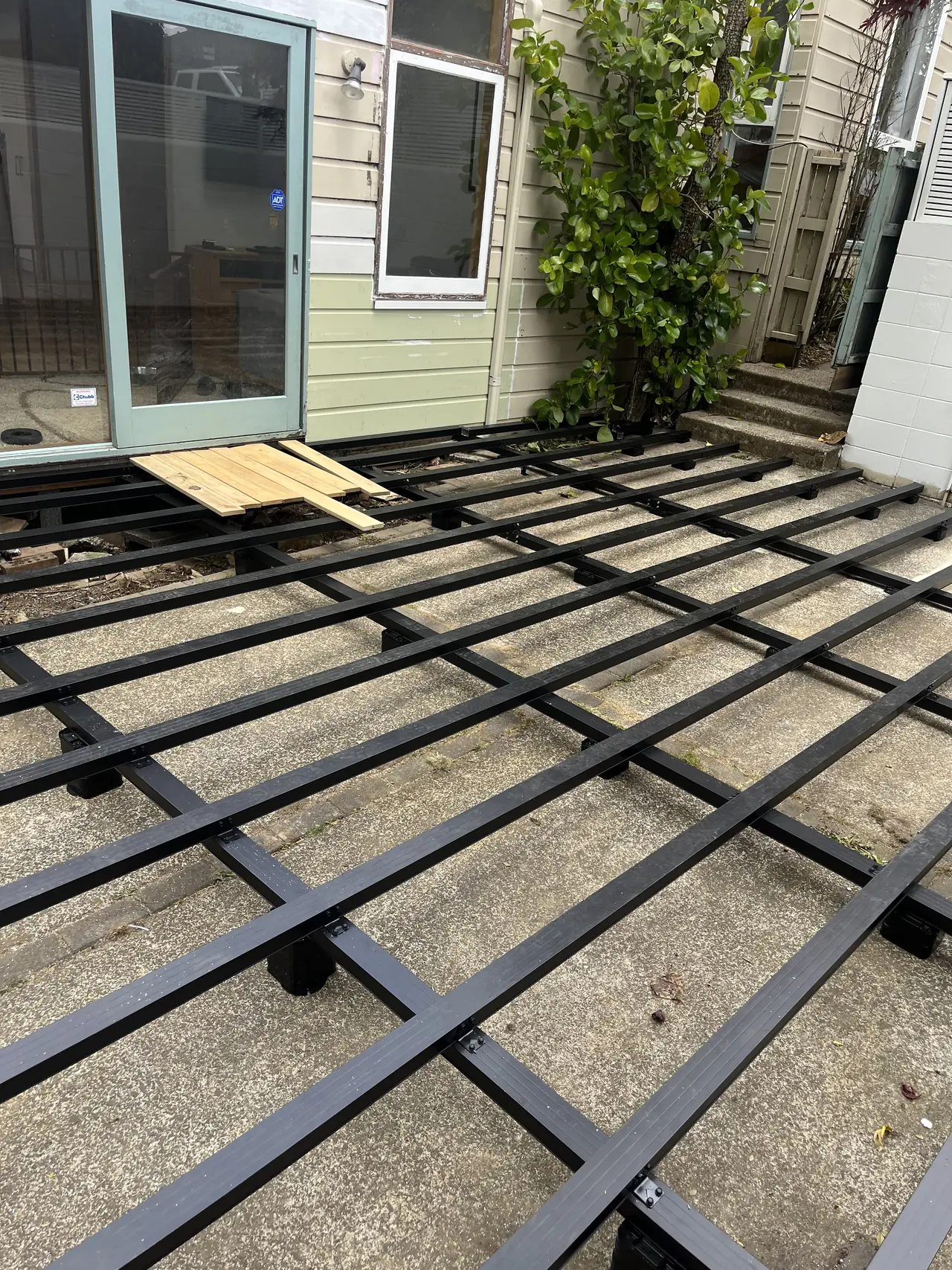 Aluminium deck frame on pedestals