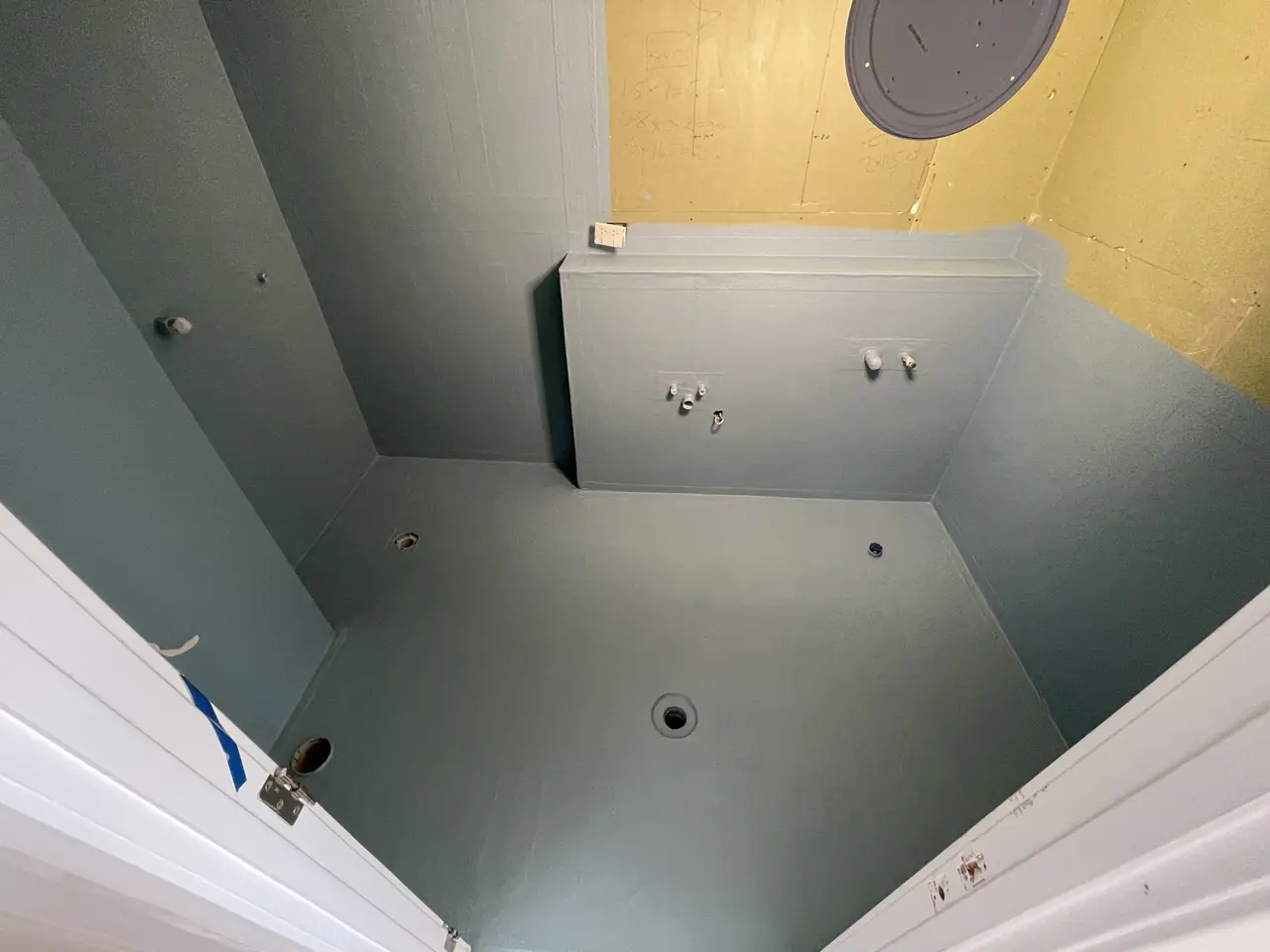 Fully membraned bathroom